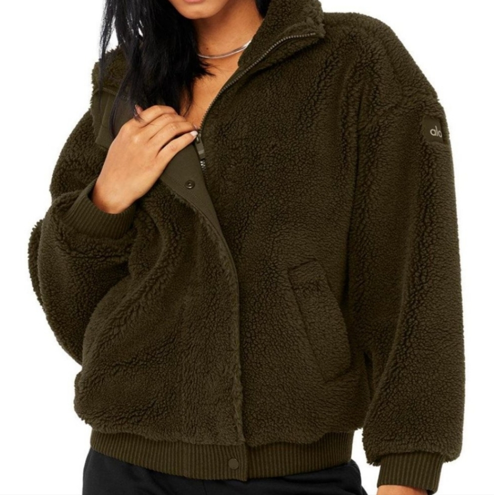 ALO YOGA SHERPA VARSITY JACKET OLIVE GREEN SIZE SMALL